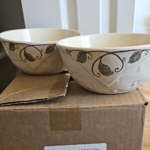 Cream Ceramic Bowls with Leaf Design